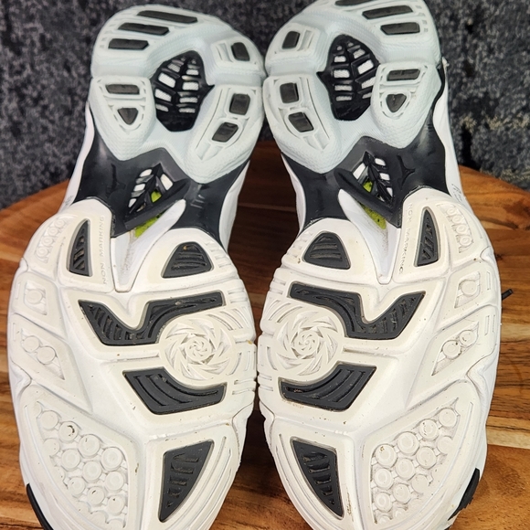 Mizuno Wave Lightning Z5 Womens Volleyball Shoe Sz 8.5 White Black 430263-0090 - Picture 14 of 16